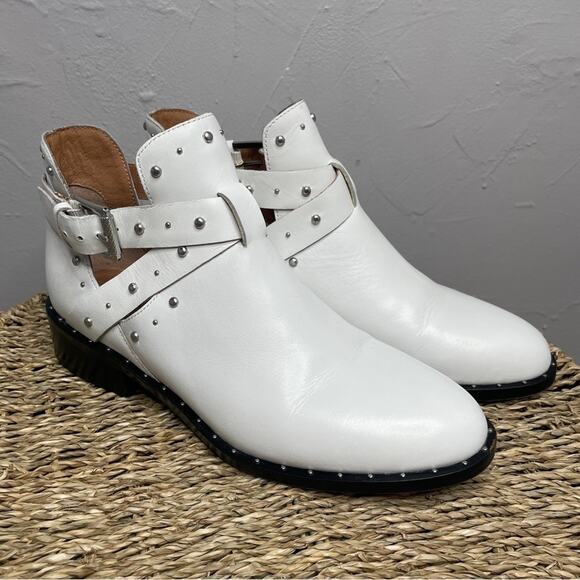 HALOGEN Edgy Boho Booties Womens Size 7 White Leather Studded Ankle Boots Punk - Picture 1 of 9